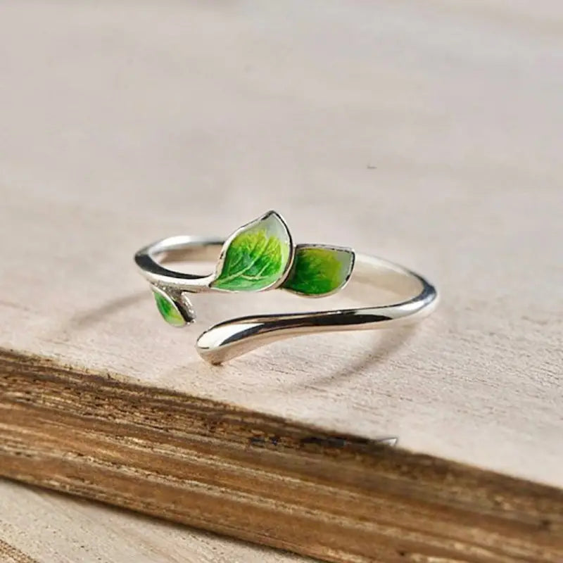 Vibrant Leaf Ring