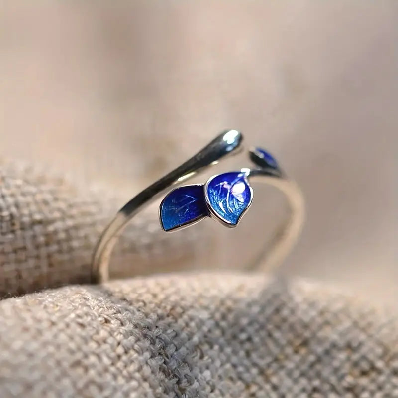 Vibrant Leaf Ring